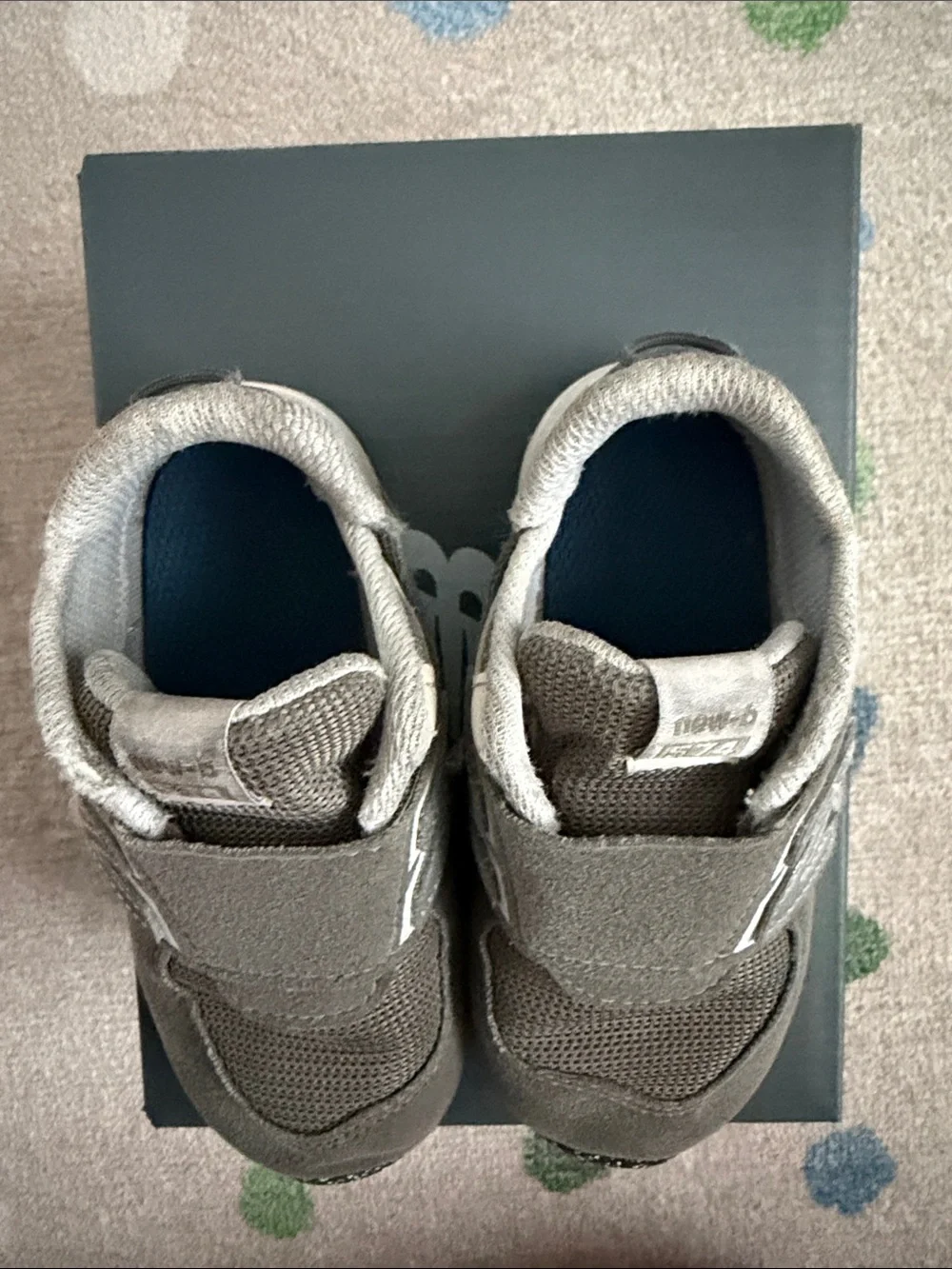 New Balance 574 New-B Hook & Loop Sneaker in Grey, size 7